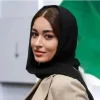 رپ‌خوانی خانم بازیگر سریال بی‌عاطفه در ماشین